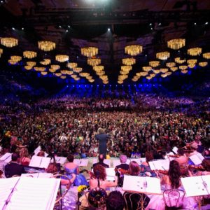 Chandelier-rental-Andre-Rieu-word-stadium-tour
