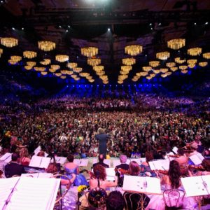 Chandelier-rental-Andre-Rieu-word-stadium-tour