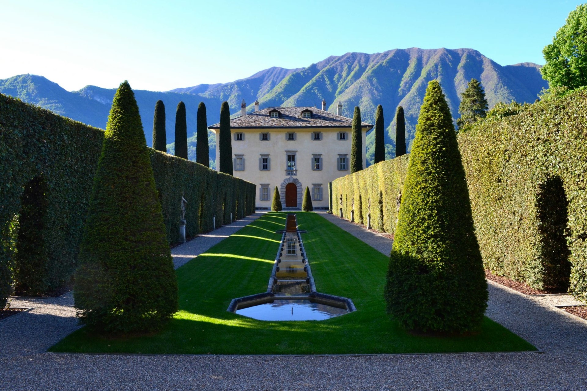 Noleggio lampadari Villa Balbiano Lago di Como — Ossuccio